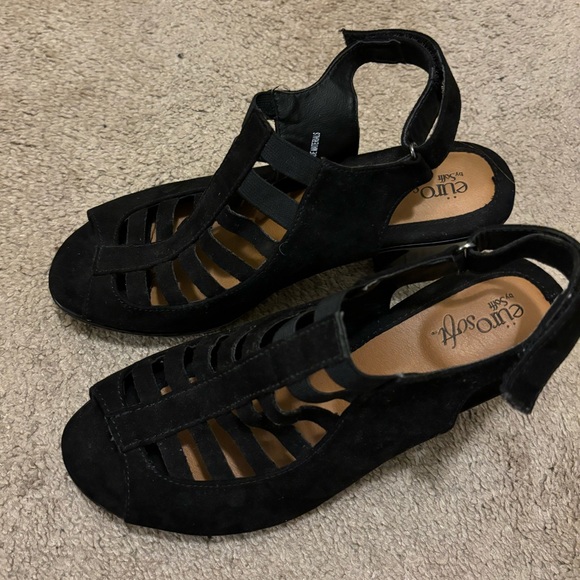 Black Suede Heels Size 7 1/2 - Picture 4 of 10